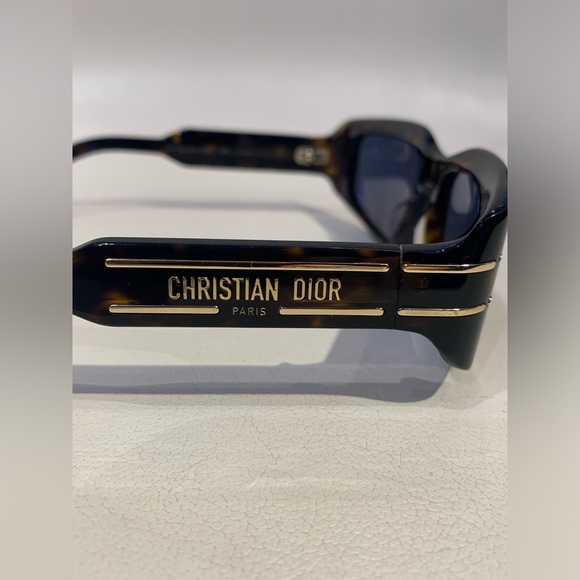 New CHRISTIAN DIOR Sunglasses - Picture 10 of 11